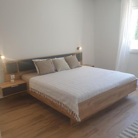 Pina Tourist Apartments Vodice Eksteriør billede